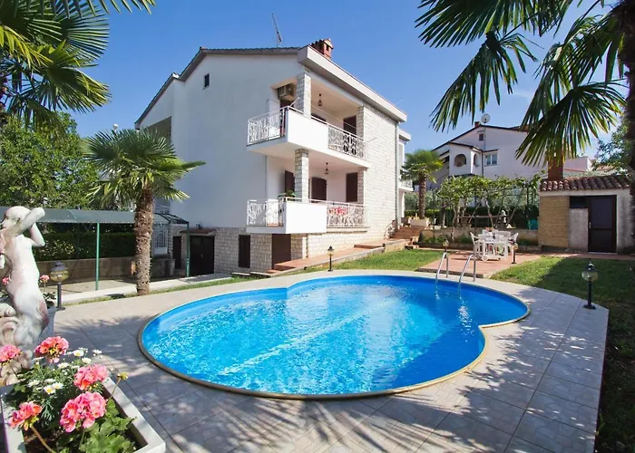 Dolce Vita With Pool And Bbq